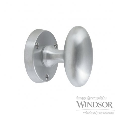 Windsor Brass Traditional Oval Knob Set