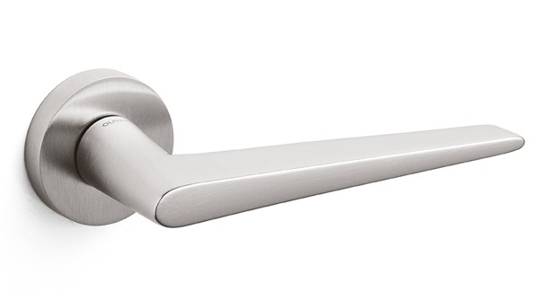 NINA LEVER SET ON RR IS